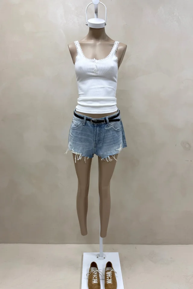 SHORT DENIM TIRO BAJO ROTURAS