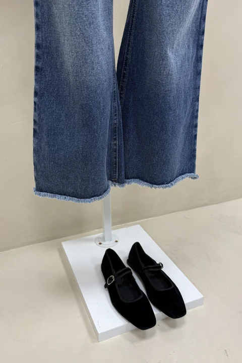 Jean Bootcut Leg Crop Tammy