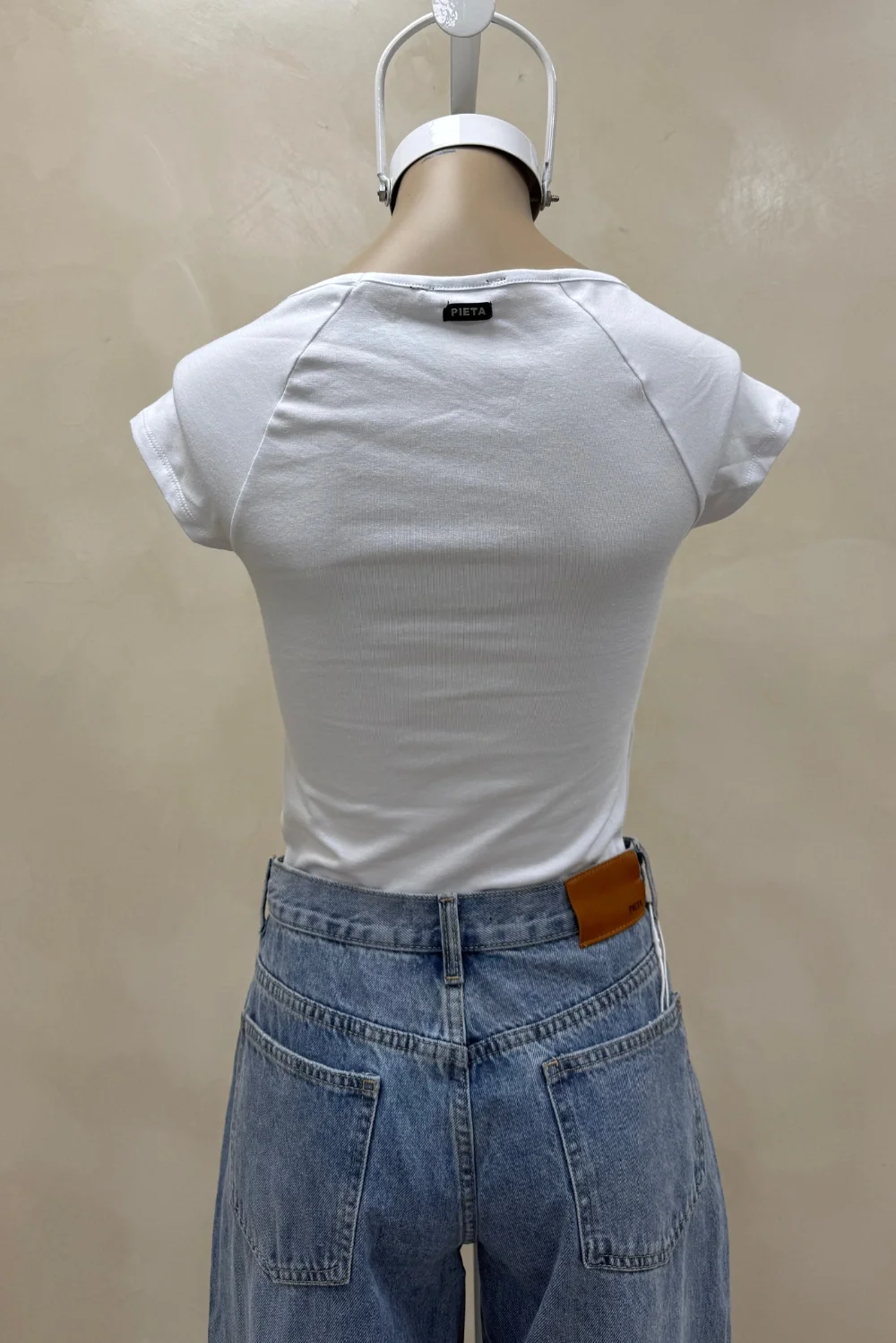 REMERA AKITA
