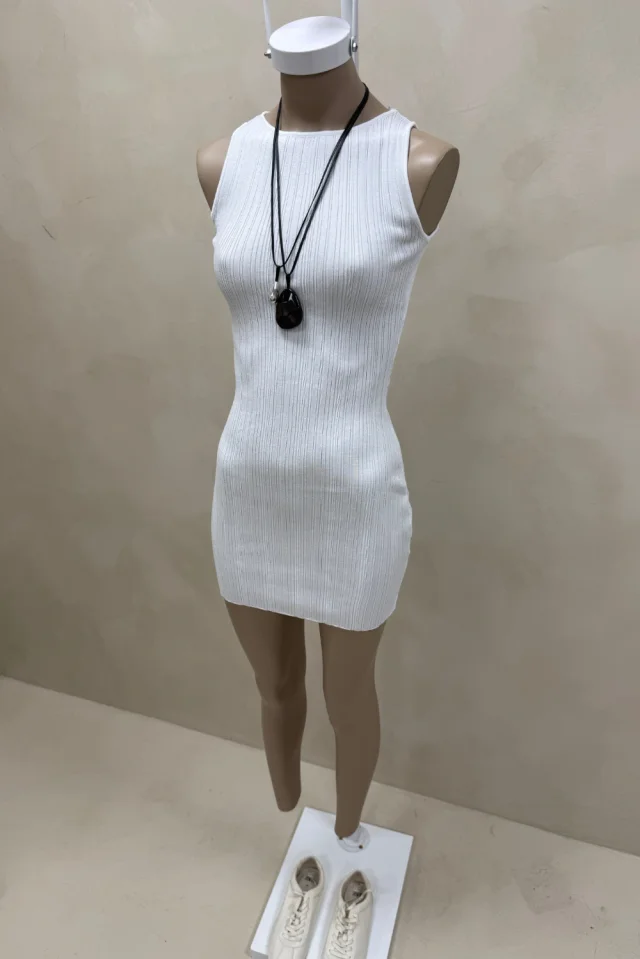 VESTIDO TEJIDO CORTO