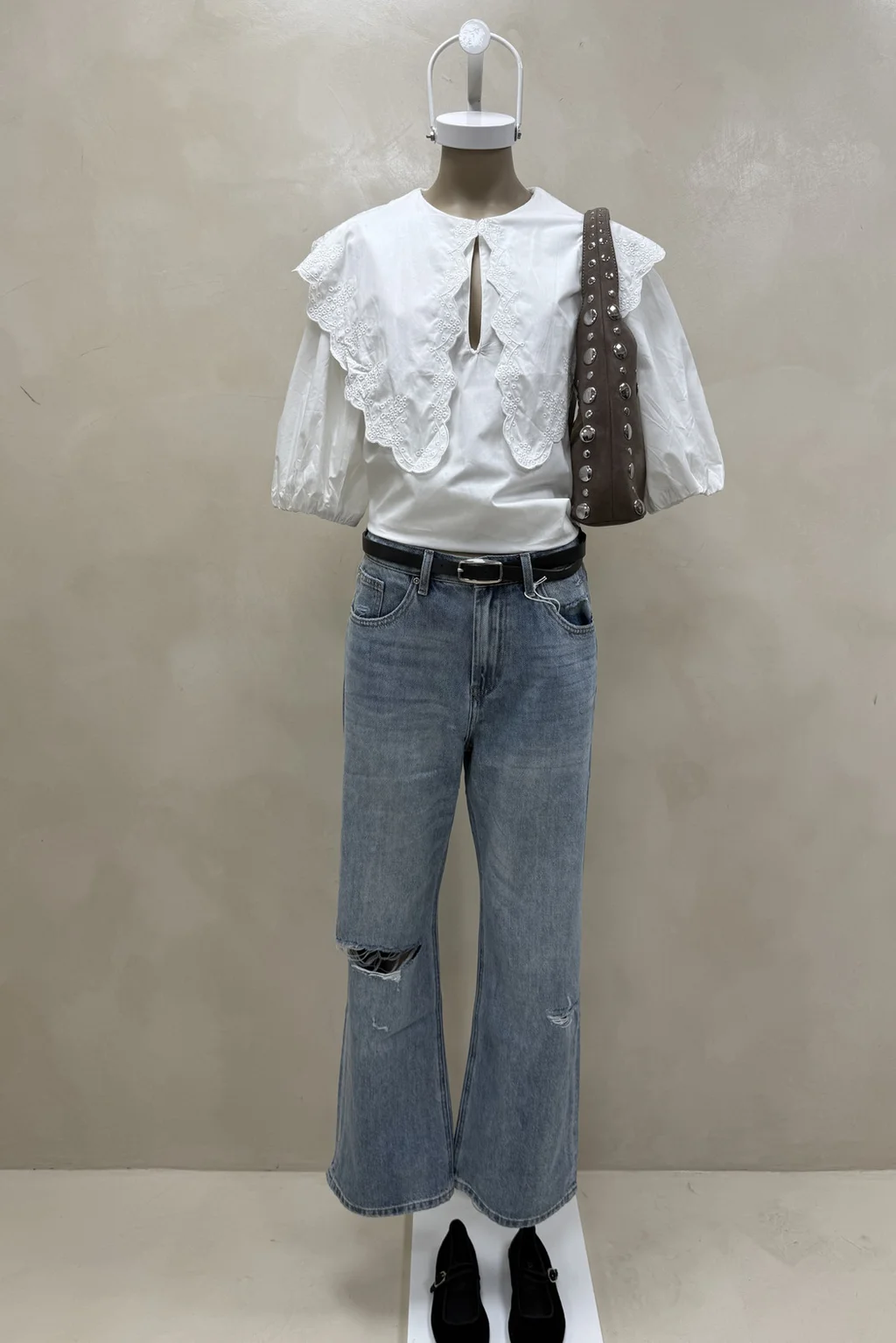 Blusa Babero Pico Bordado - 0