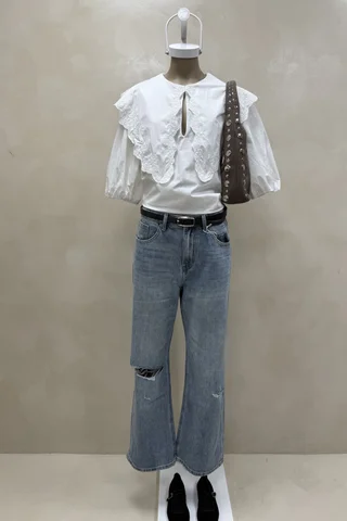 Blusa Babero Pico Bordado - Vista 1