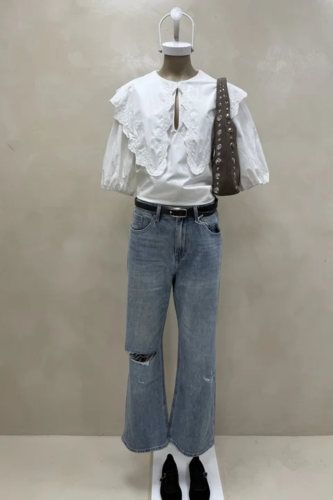 Blusa Babero Pico Bordado