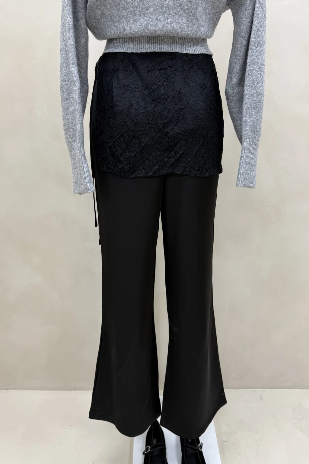 Pantaon Saten Sobrefalda Encaje - 2