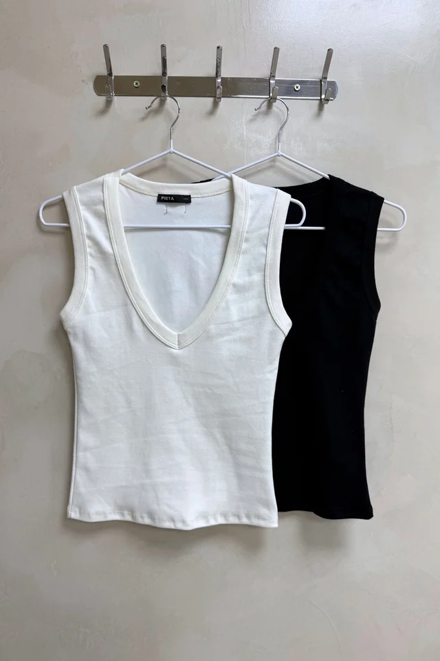 Musculosa Escote V