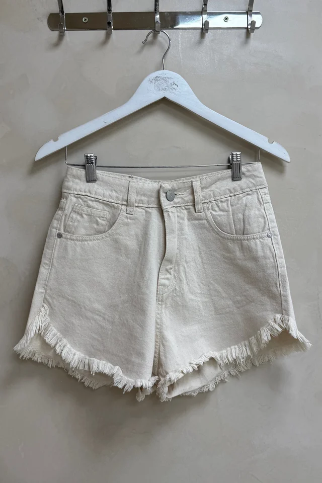 Short Cavado Cascarilla