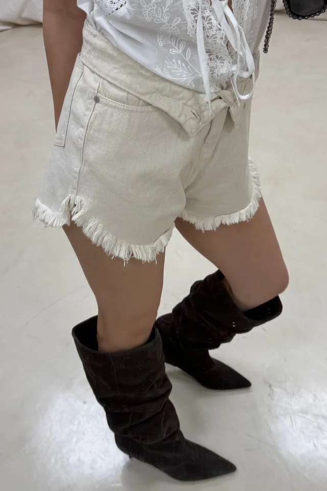 Short Cavado Cascarilla