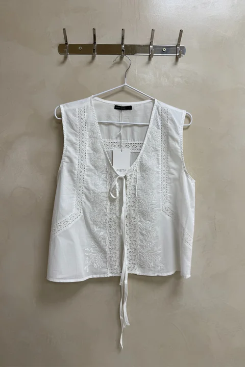 Chaleco con Puntilla