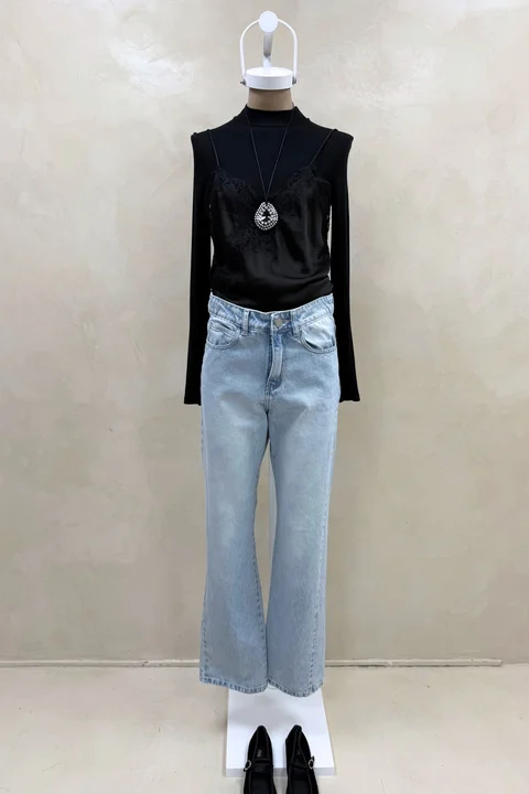 Jean Straight Full Celeste Bigotes