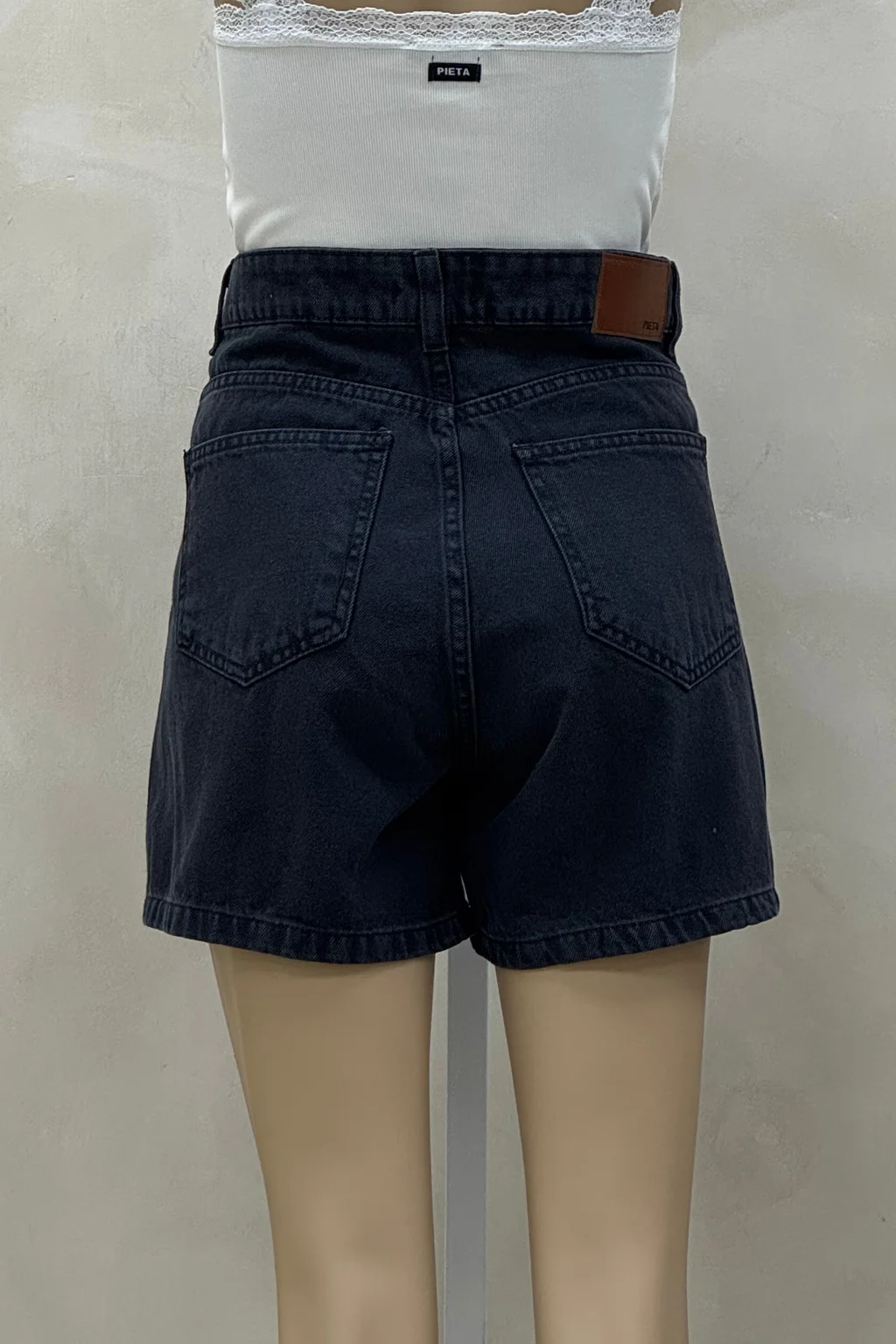 Short Mom Black - 1