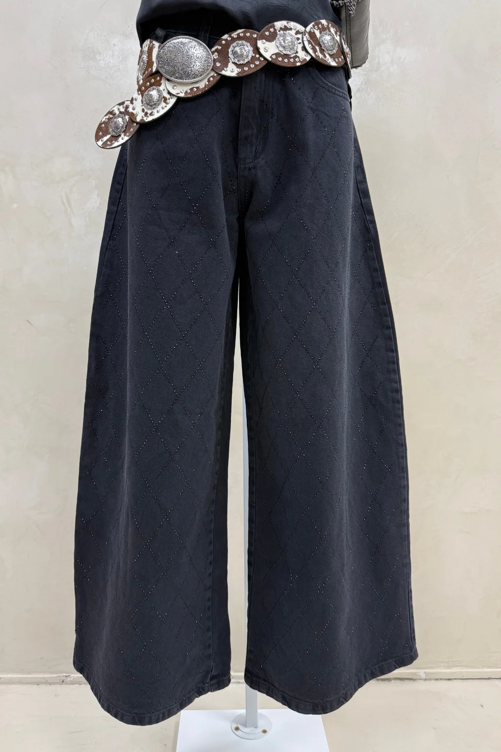 Jean Extra Wide Black Rombos - 1
