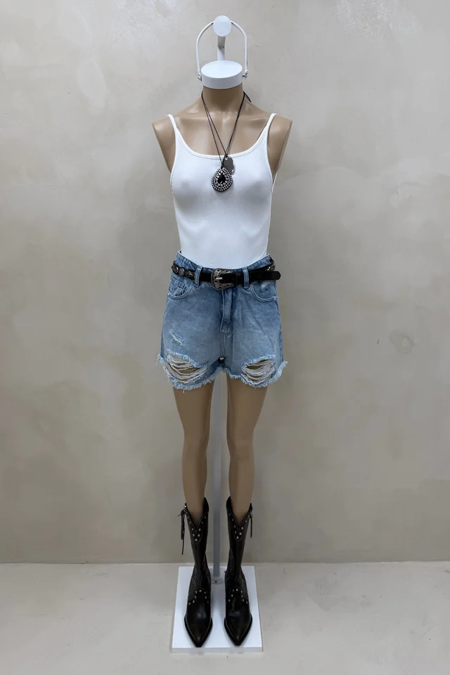 Short Celeste Roturas