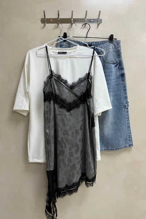 Vestido Saten Puntilla