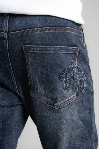 890017 - SLIM FIT CON PARCHE CRUZ  - Vista 4