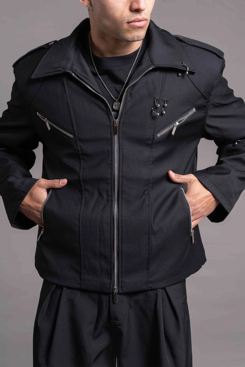 8213 Campera con cierres