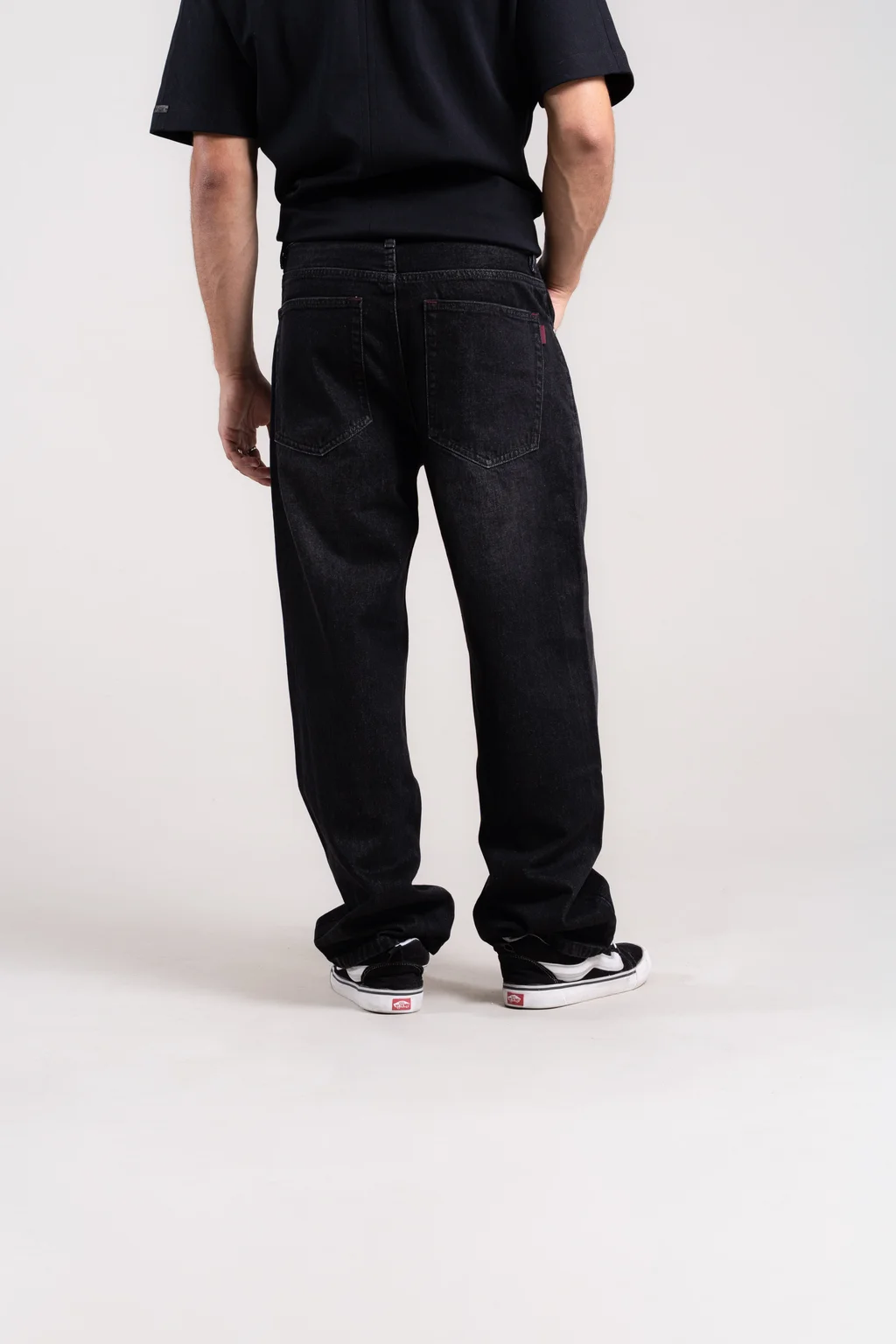 D302  Jeans Relaxed black
