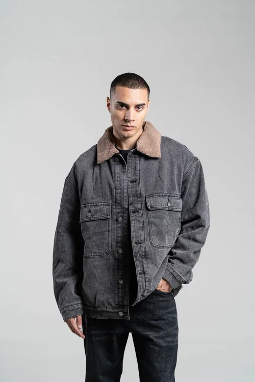 169  CAMPERA TRUCKER