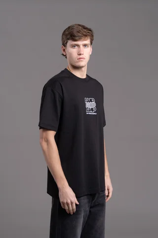 023 REMERA AMP BLACK - Vista 3