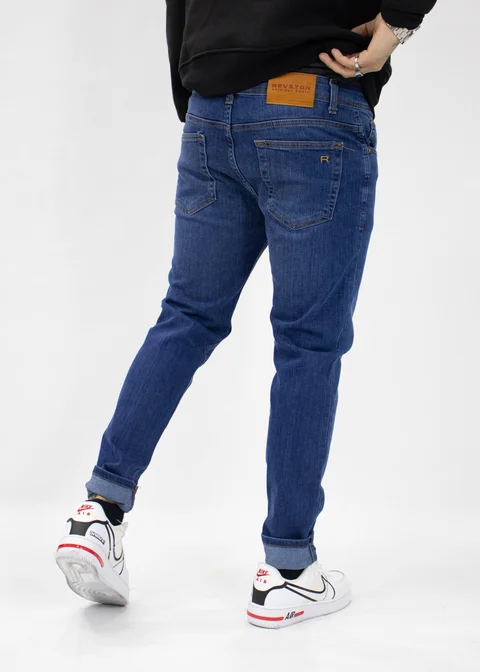 182  Semi Blue Located