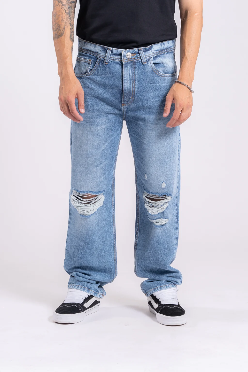 236 - jean mom azul CON ROTURAS