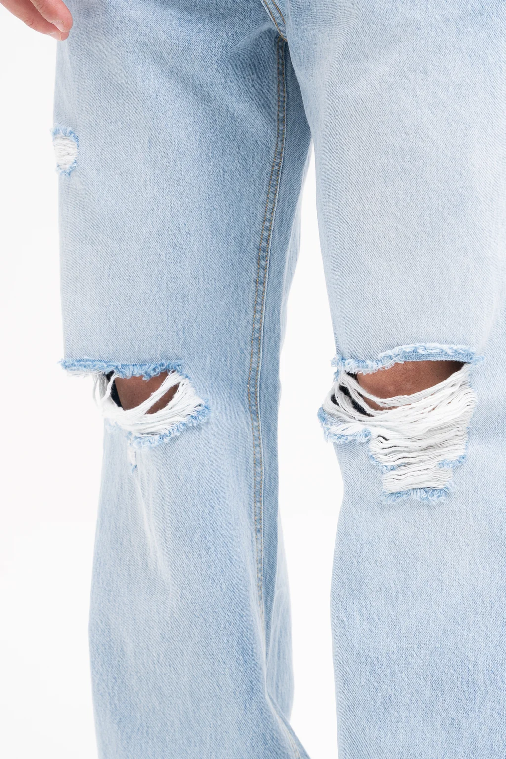 210 JEAN relaxed CON ROTURAS