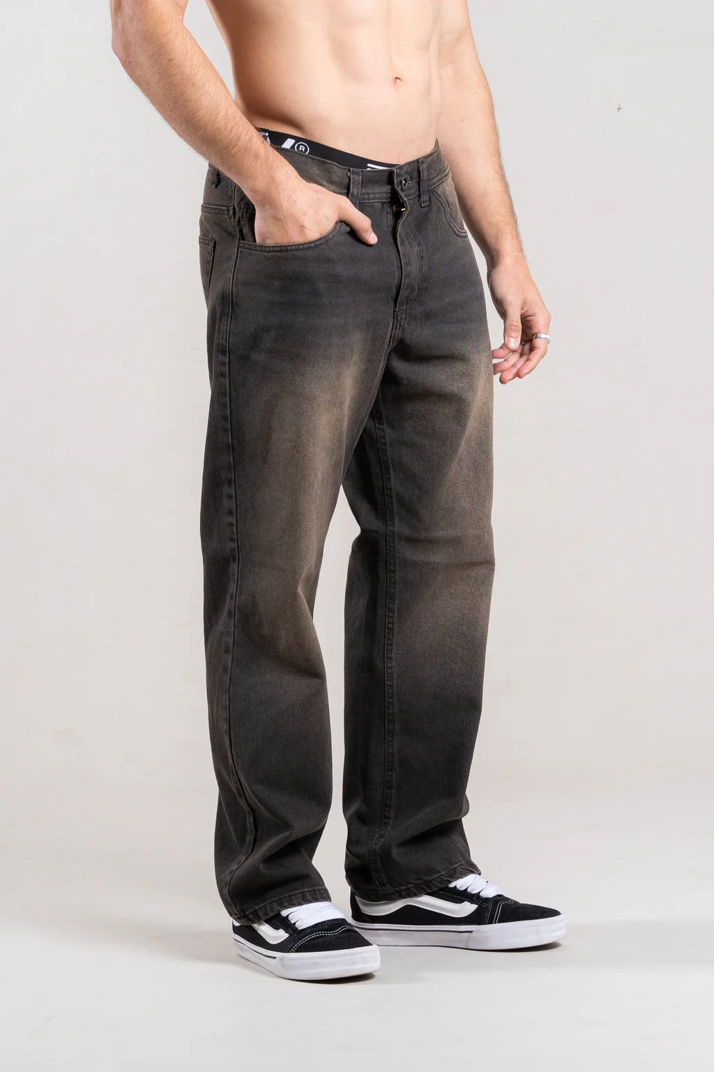 335 - RELAXED BROWN