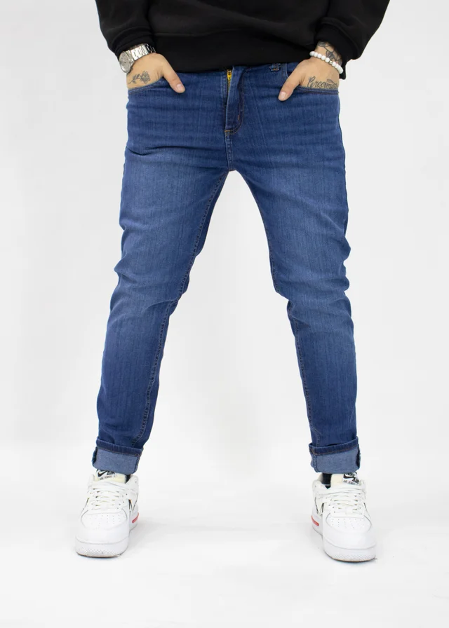 182  Semi Blue Located