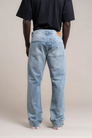 232 - jean RELAXED CON ROTURAS oxido - Vista 3