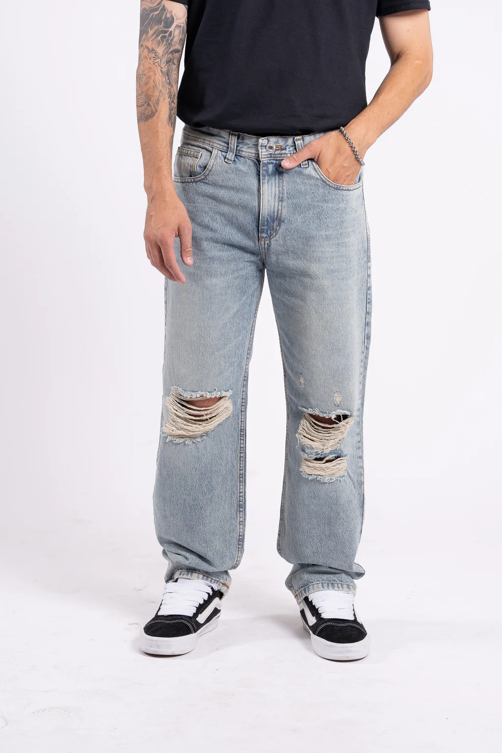 212 jean mom Oxido c/roturas