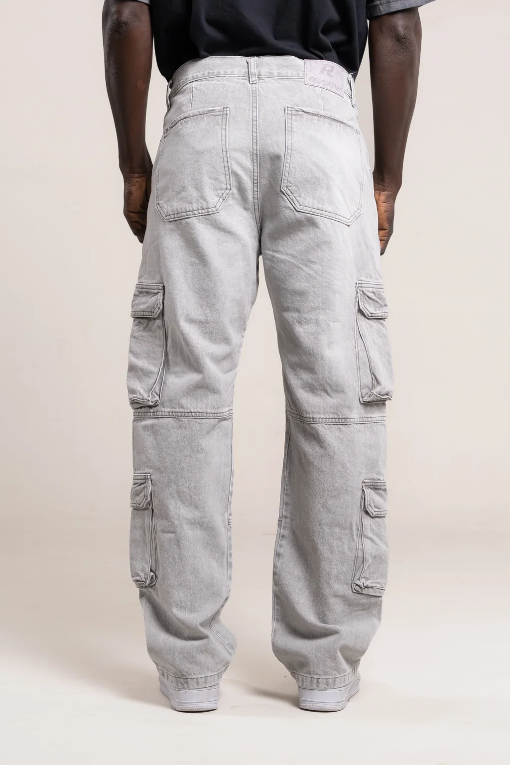 323 - RELAXED MULTICARGO GRIS