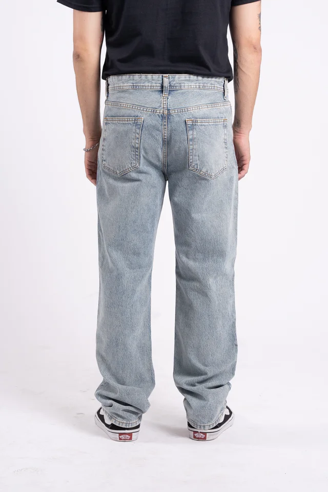 212 jean mom Oxido c/roturas