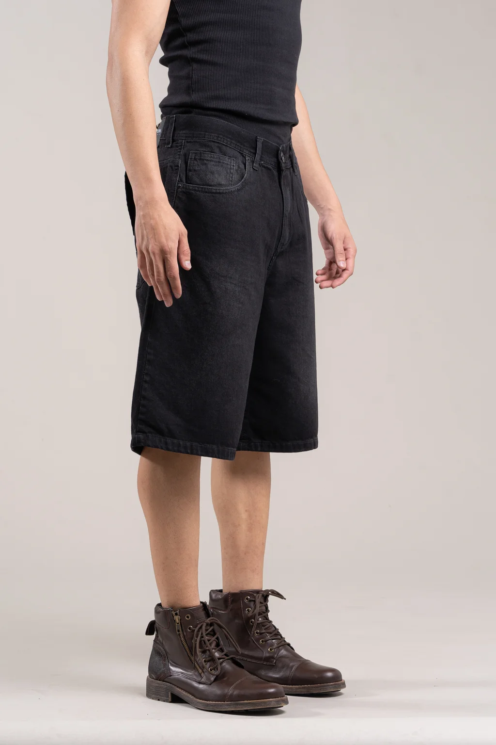 403 - BERMUDA BAGGY NEGRA + AJUSTE