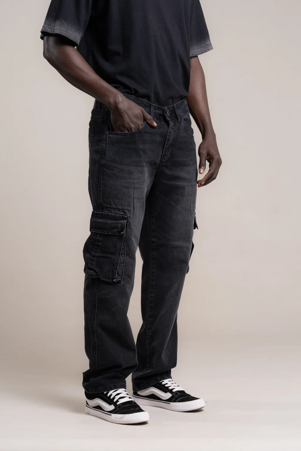 377 - STRAIGHT CARGO NEGRO