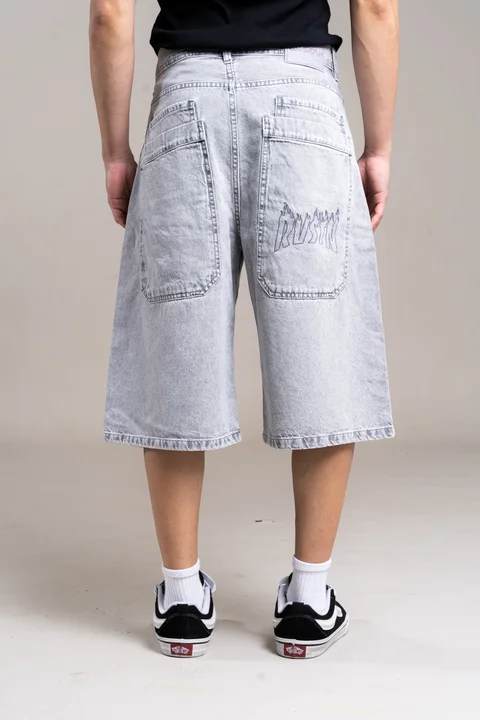 396 - BERMUDA BAGGY GRIS C/BORDADO