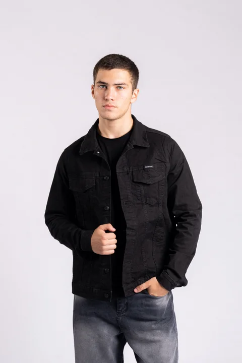 111 Campera Negra Elastizada