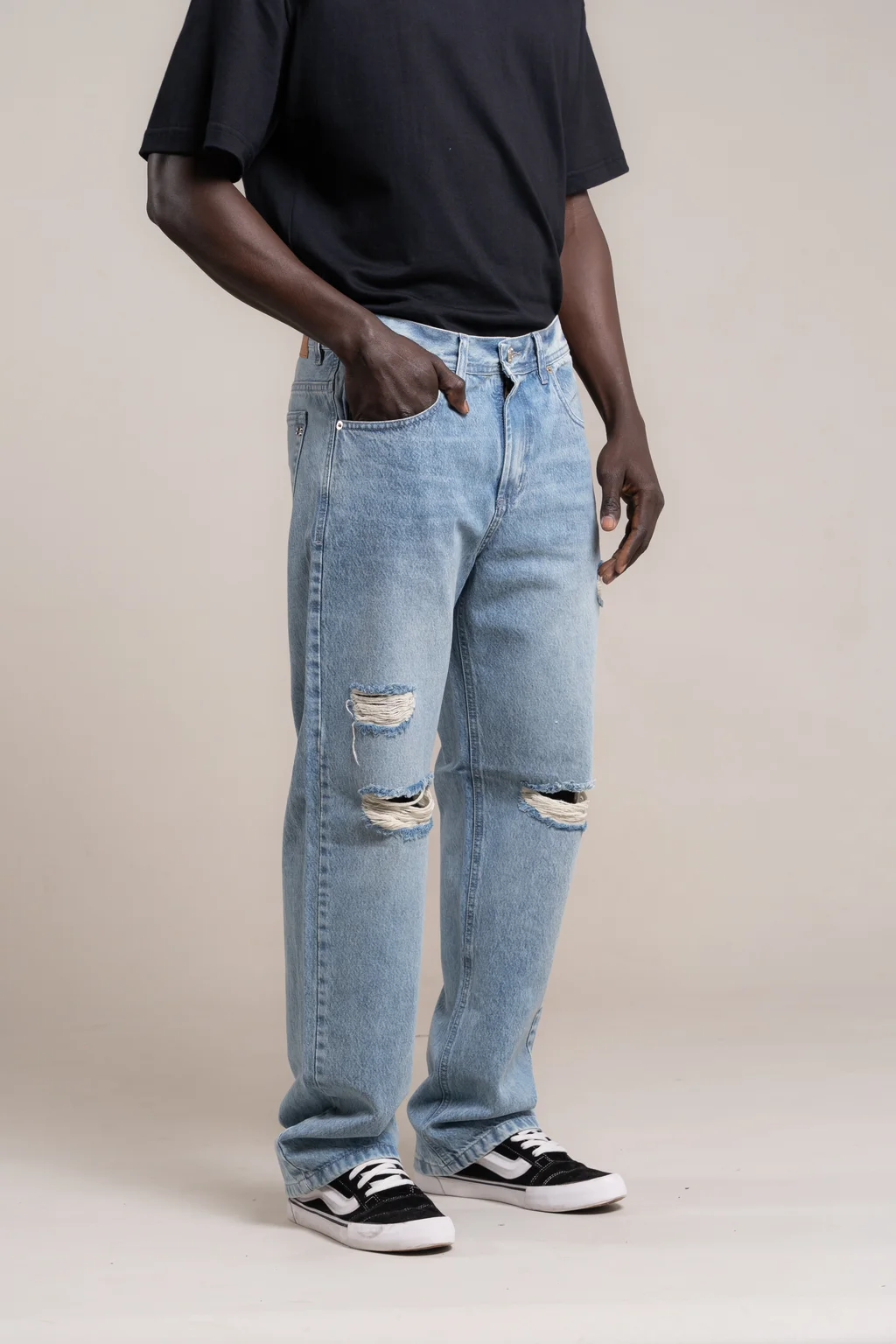 232 - jean RELAXED CON ROTURAS oxido