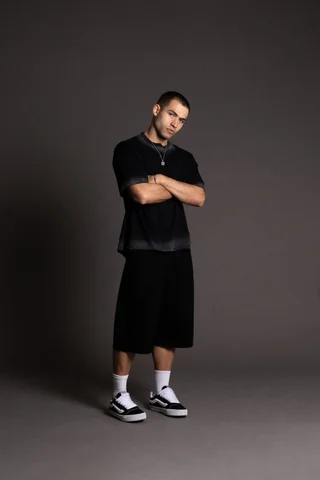 387 - BERMUDA BAGGY NEGRO - Vista 3