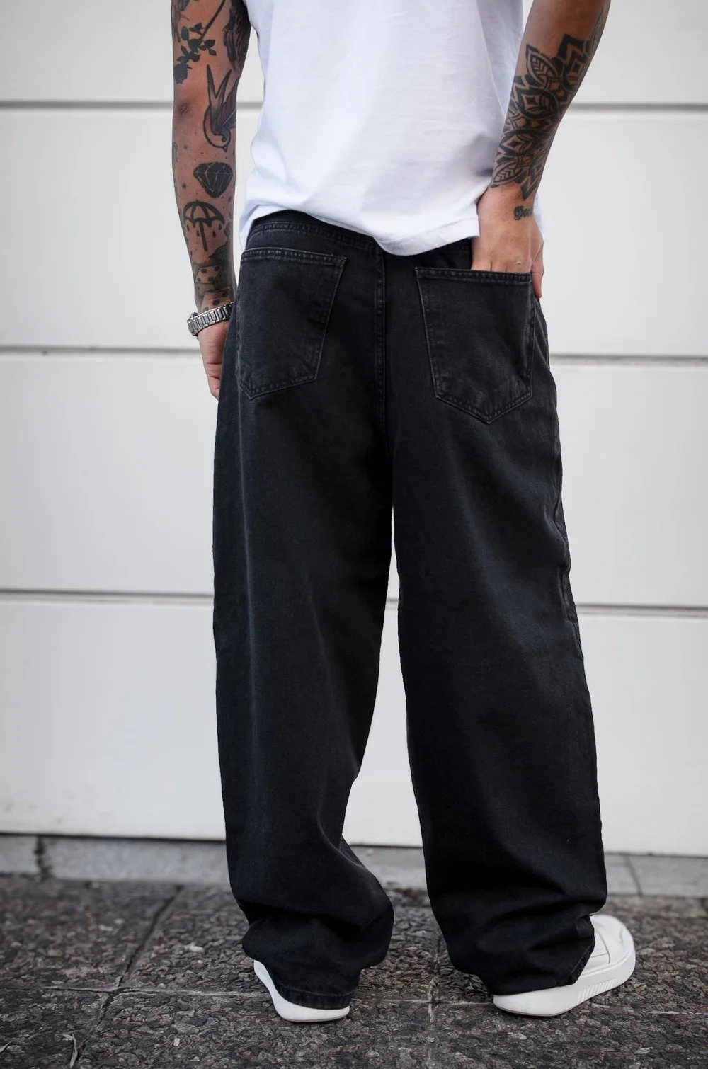 BAGGY BLACK
