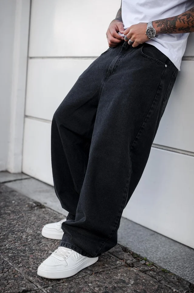 BAGGY BLACK