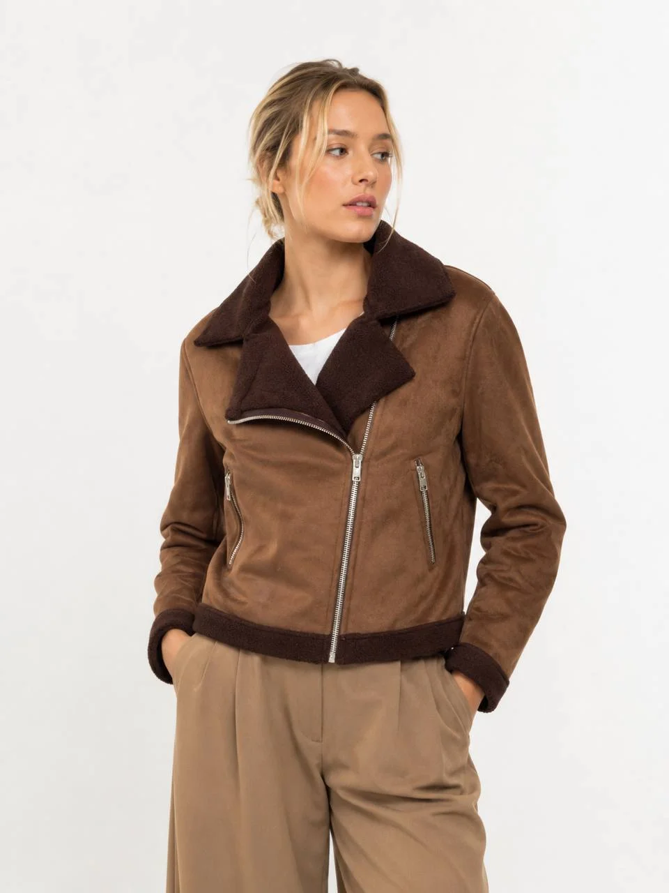 CAMPERA-TRELLES