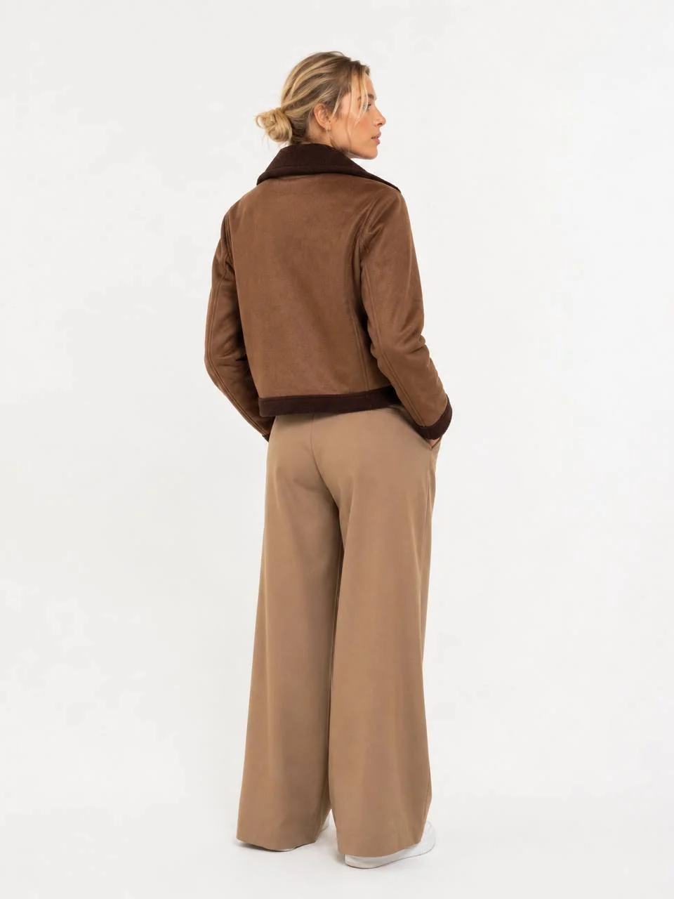 CAMPERA-TRELLES