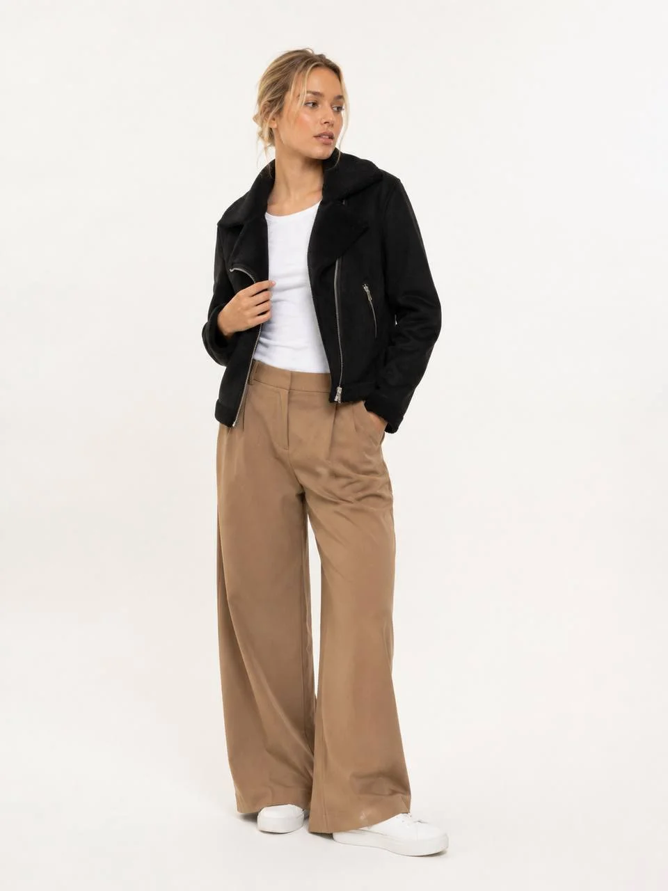 CAMPERA-TRELLES