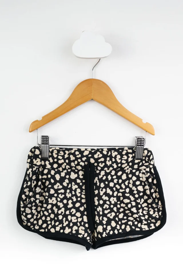 Short - Modal