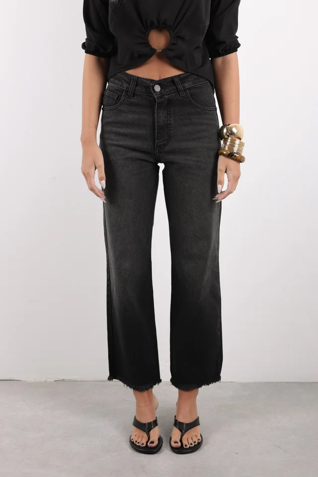 CROPPED APP BLACK