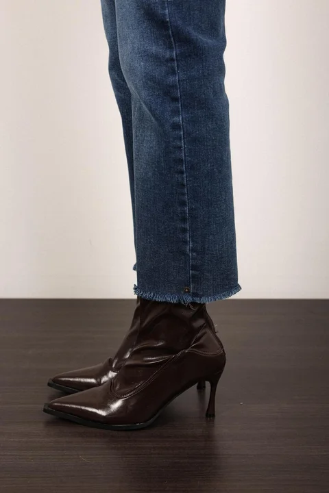 CROPPED APP BLUE
