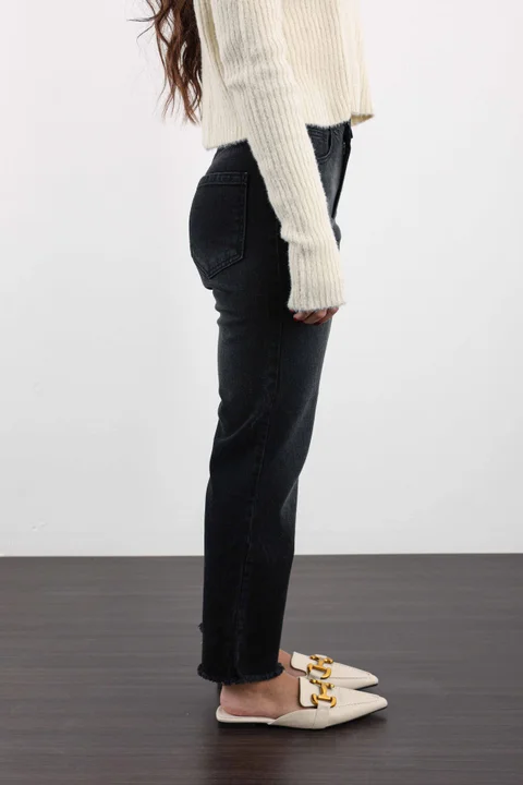 CROPPED APP BLACK