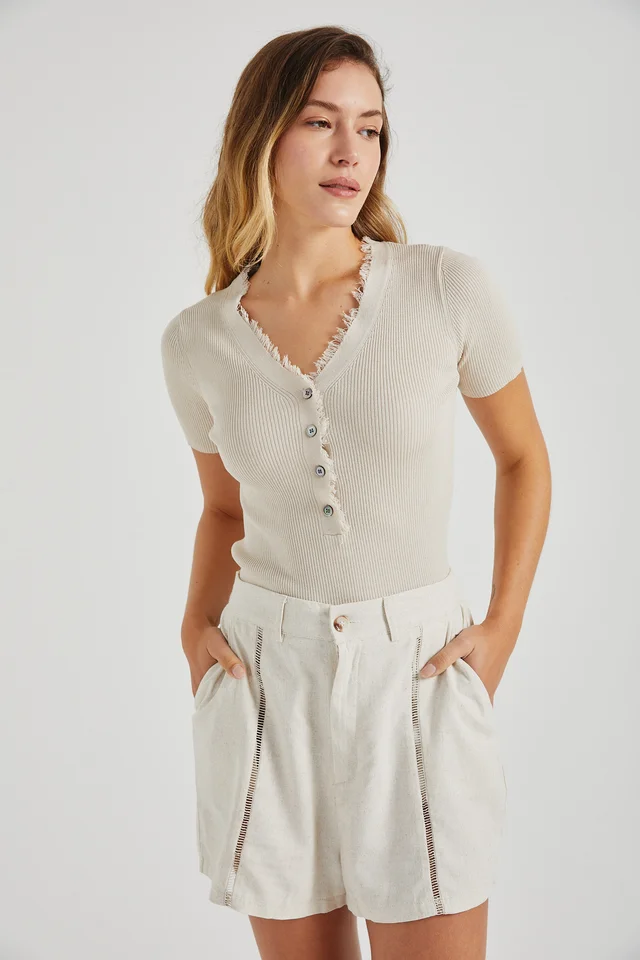 RC2605 - REMERA TEJIDA AVI