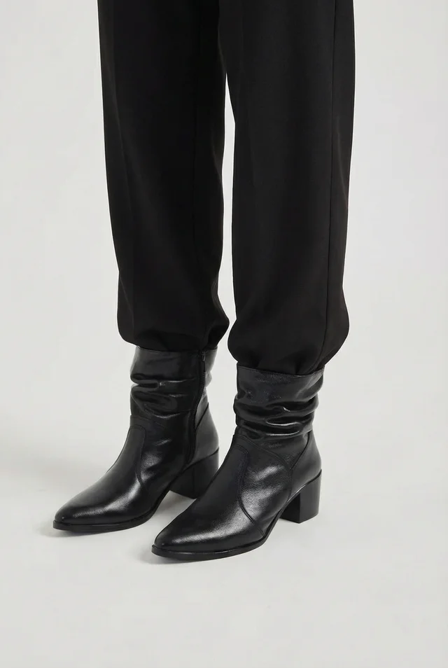 ZB1512 - BOTA OLEN
