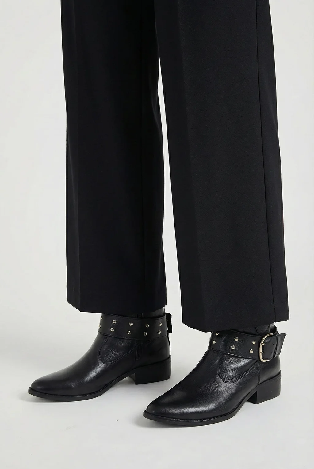 ZB1513 - BOTA NIVA