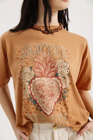 RN1642 - REMERA YNES - Vista 2
